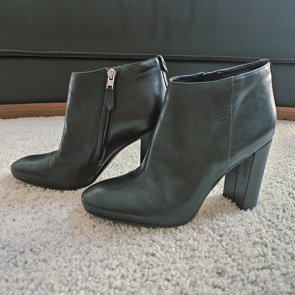 Sam Edelman Black Leather Block Heel Ankle Booties Size 9.5